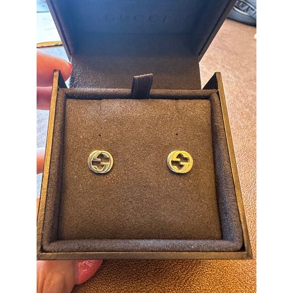 Gucci Interlocking G Stud Earrings .925 Sterling Silver Pierced Earrings - Picture 6 of 8